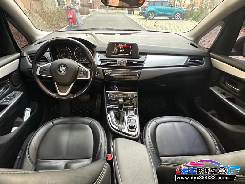 17年宝马2系轿车抵押车出售