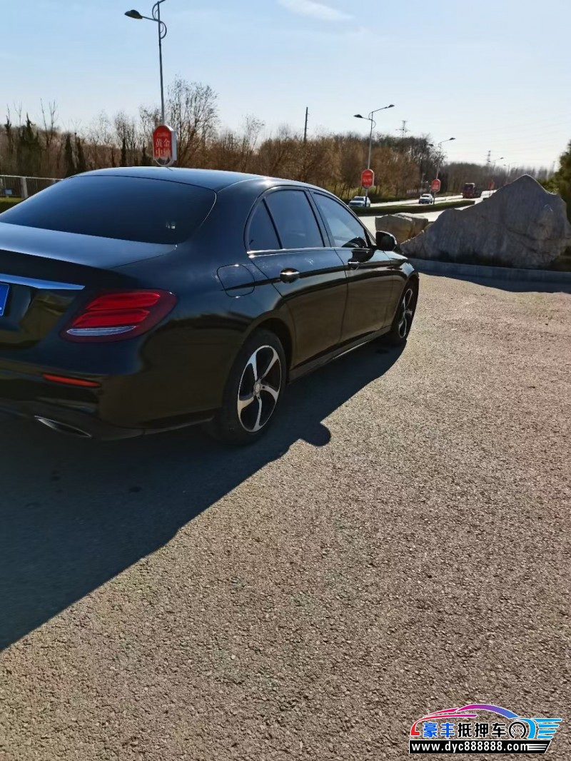 17年奔驰E轿车抵押车出售