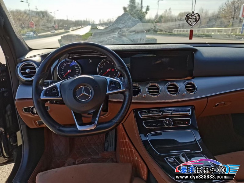 17年奔驰E轿车抵押车出售