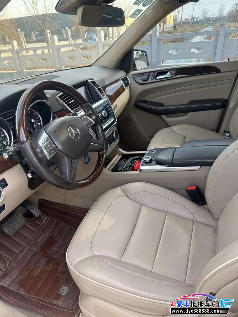 12年奔驰ML轿车抵押车出售