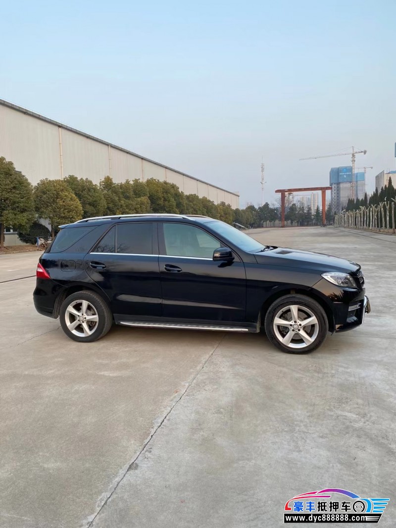 13年奔驰ML轿车抵押车出售