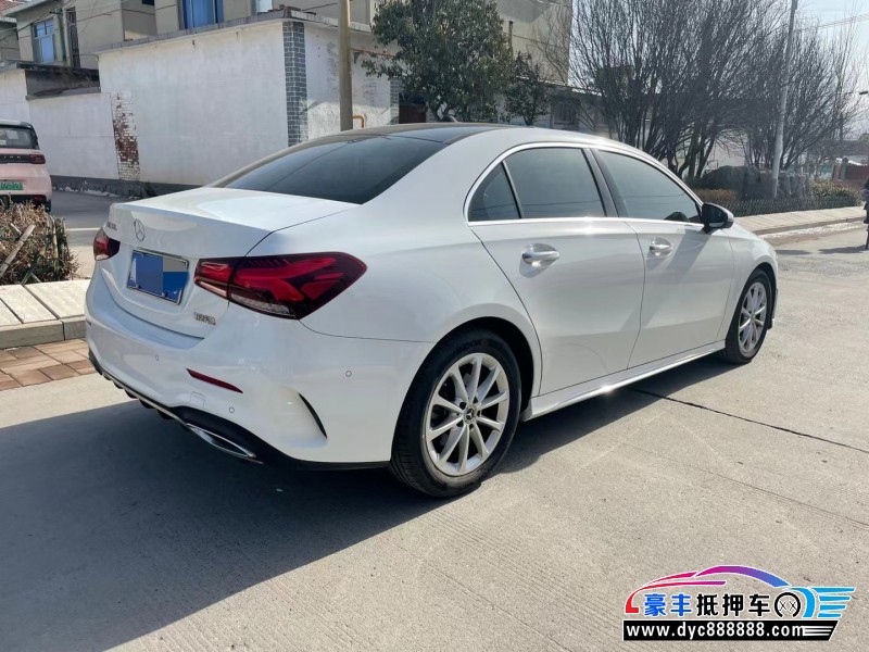 20年奔驰A轿车抵押车出售