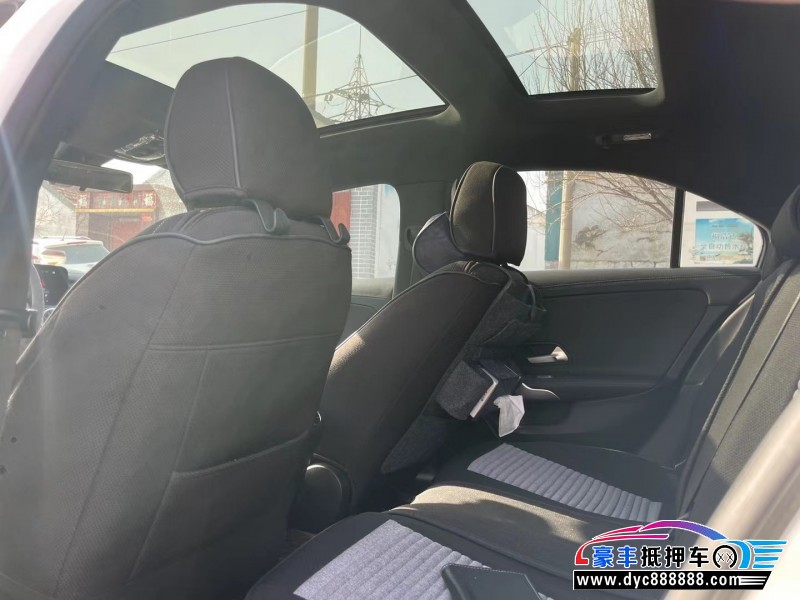 20年奔驰A轿车抵押车出售