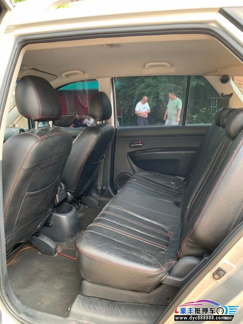 13年起亚佳乐轿车抵押车出售