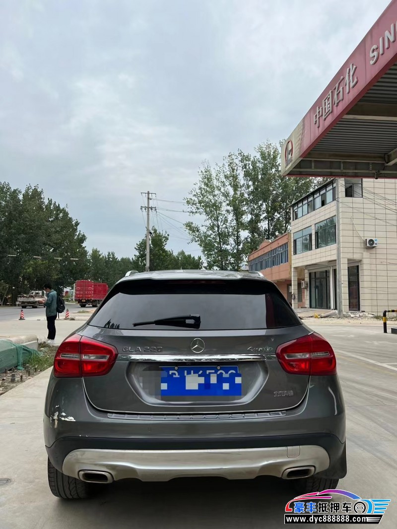 17年奔驰GLA轿车抵押车出售
