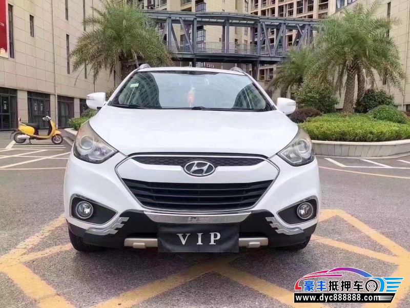 13年现代ix35轿车抵押车出售