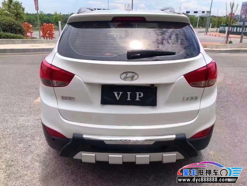 13年现代ix35轿车抵押车出售