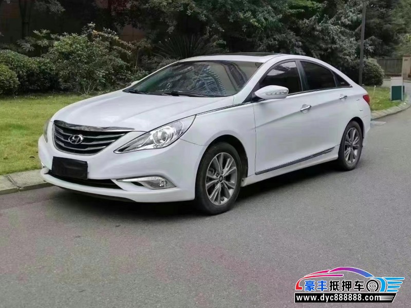 16年现代索纳塔八轿车抵押车出售