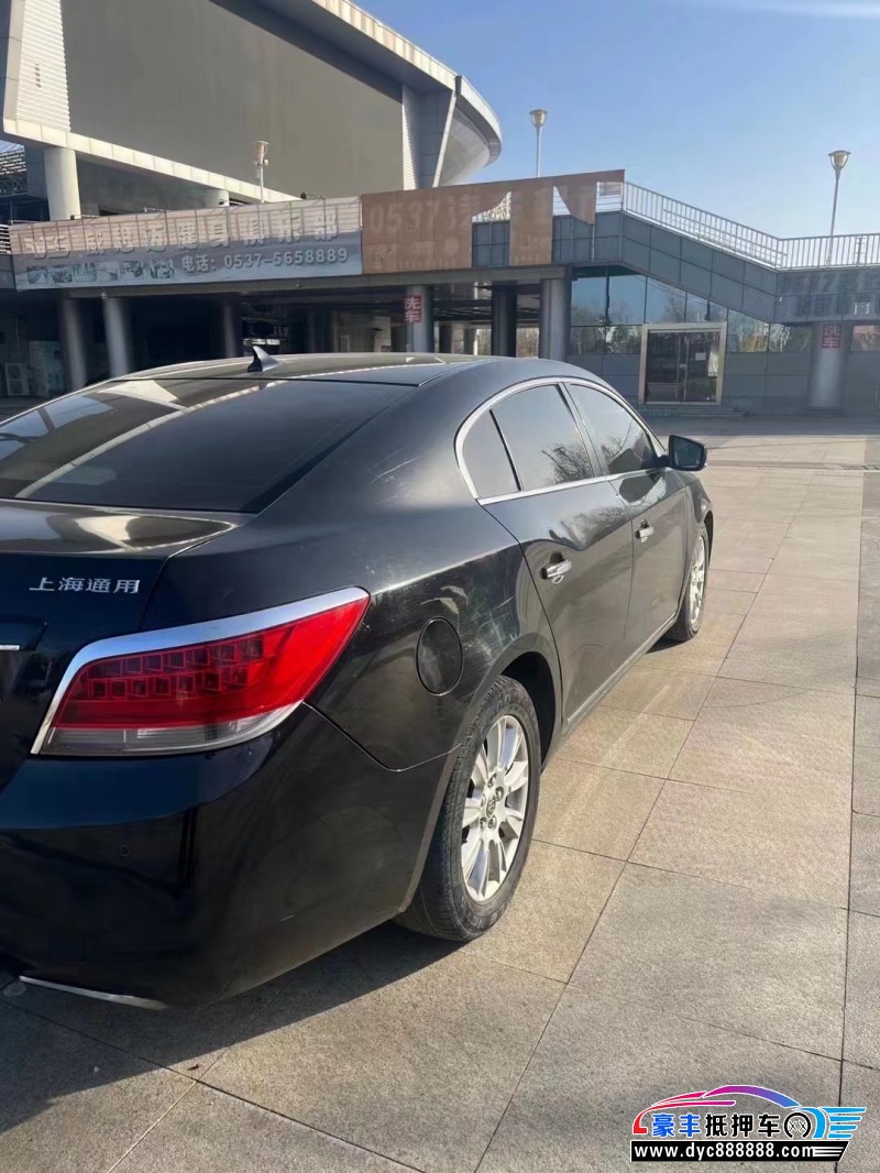 12年别克君越轿车抵押车出售