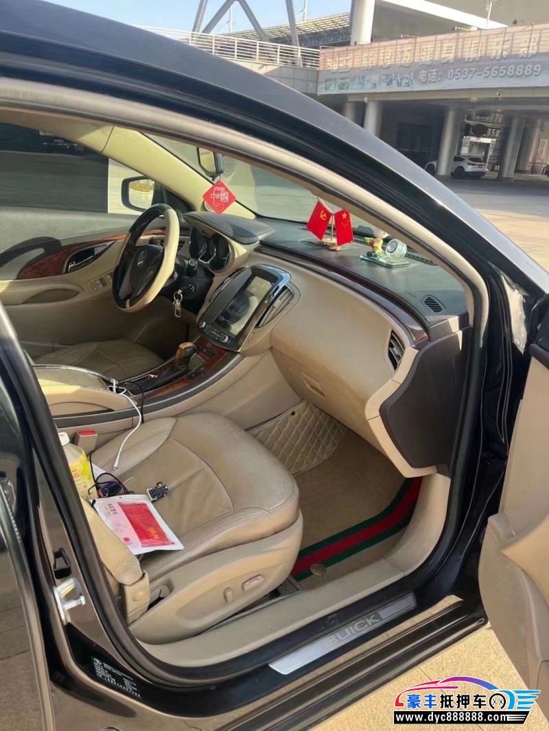 12年别克君越轿车抵押车出售