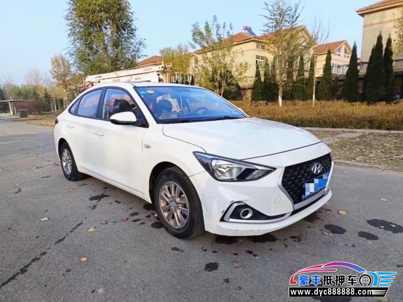 17年现代悦动轿车抵押车出售