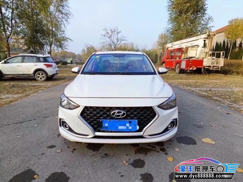 17年现代悦动轿车抵押车出售