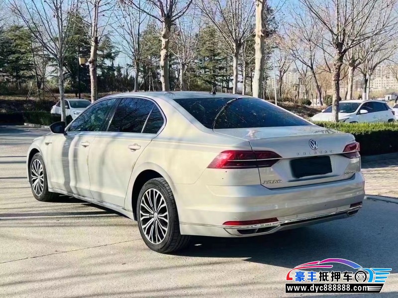 17年大众辉昂轿车抵押车出售