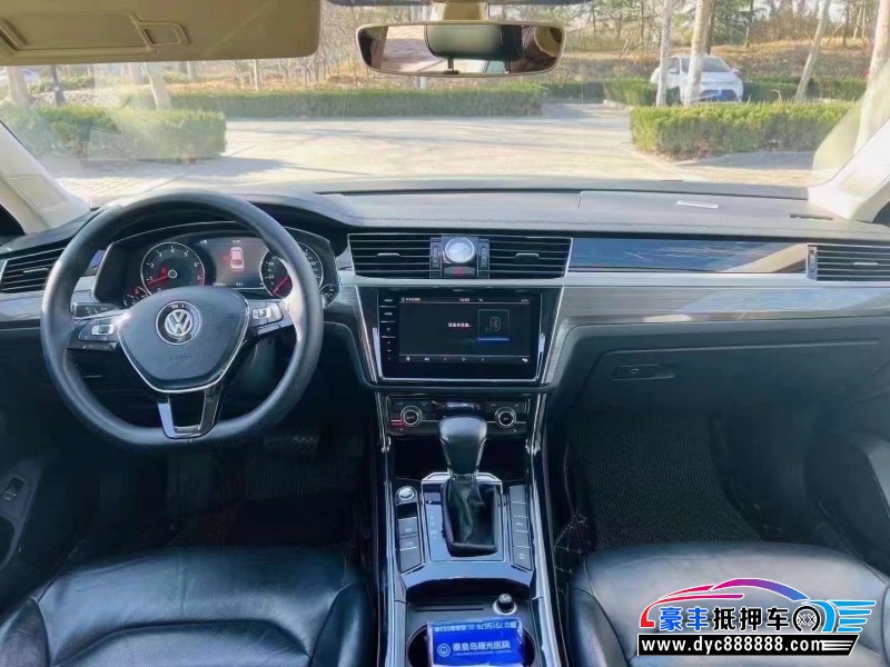 17年大众辉昂轿车抵押车出售