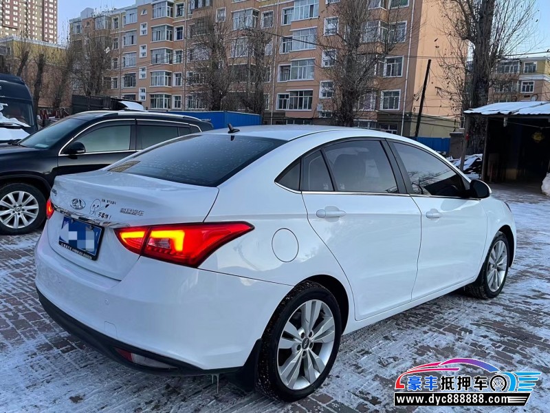 17年奇瑞艾瑞泽5轿车抵押车出售