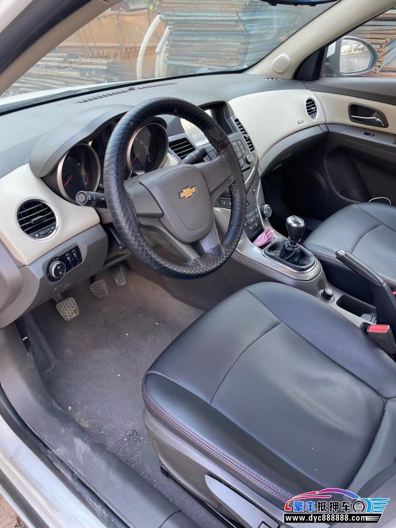 15年雪佛兰科鲁兹轿车抵押车出售