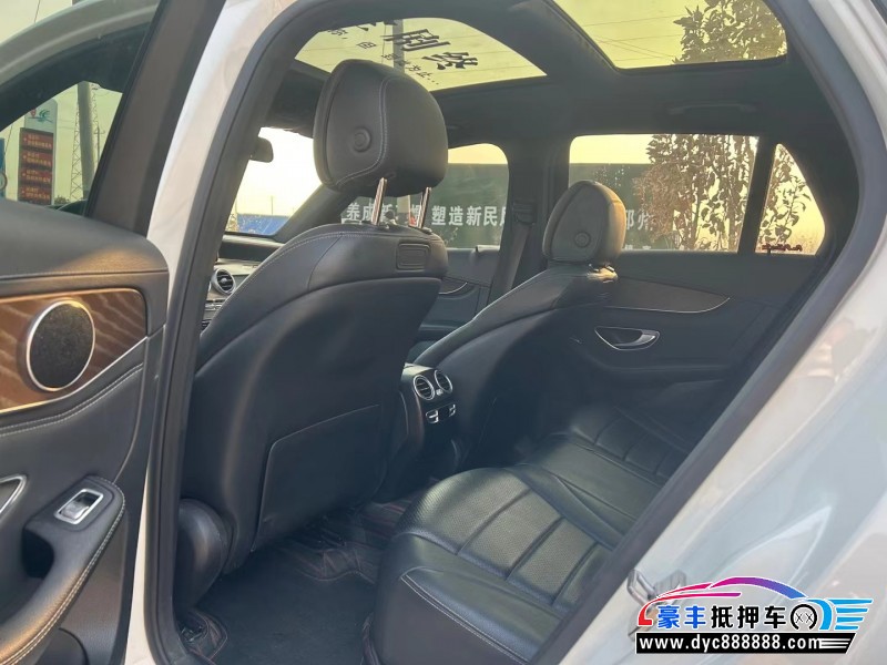 18年奔驰GLC轿车抵押车出售