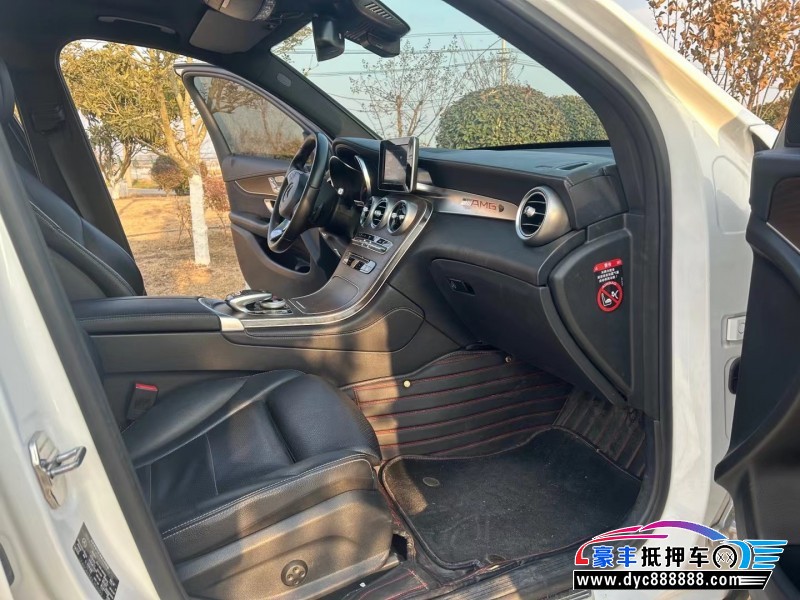 18年奔驰GLC轿车抵押车出售