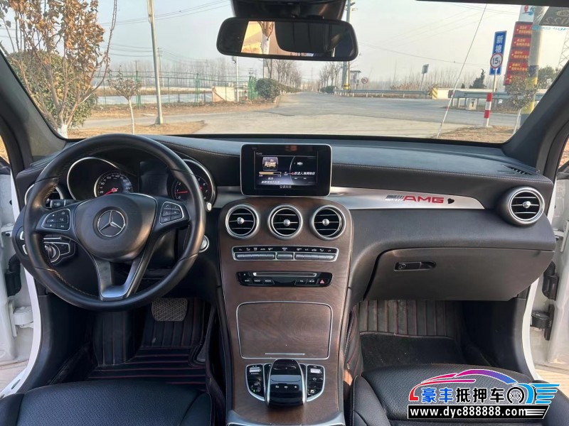 18年奔驰GLC轿车抵押车出售