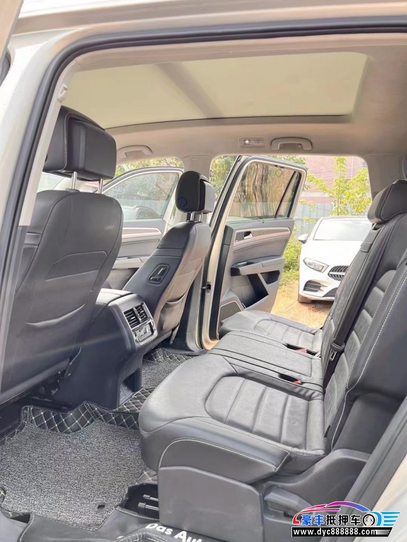 17年大众途昂轿车抵押车出售