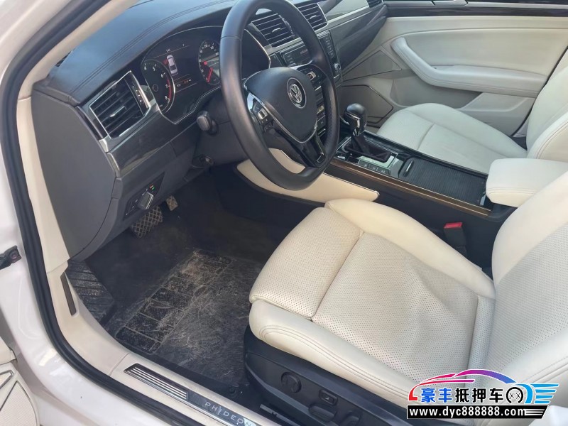 18年大众辉昂轿车抵押车出售