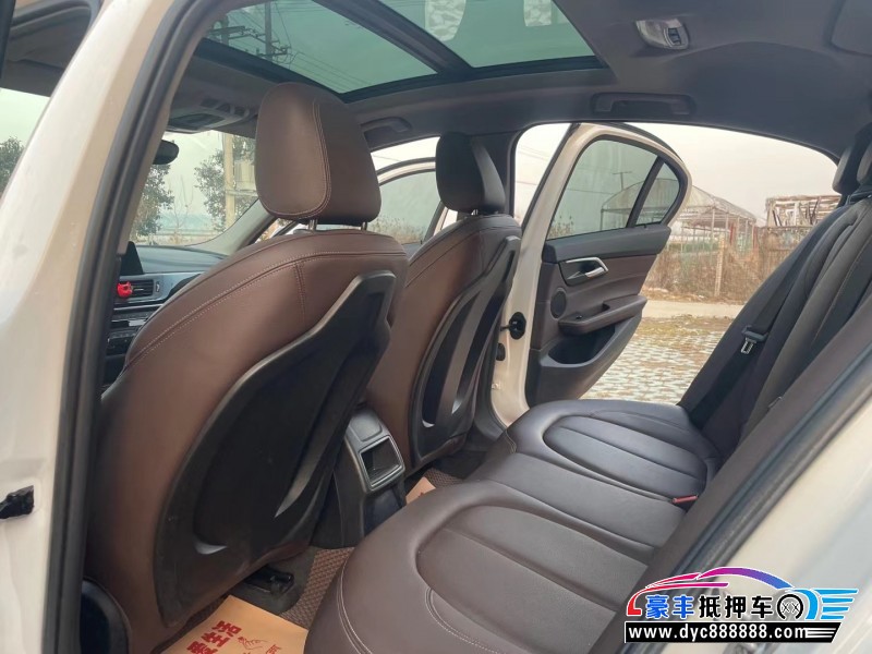 19年宝马1系轿车抵押车出售