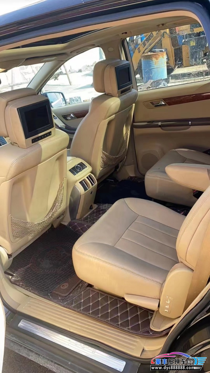 14年奔驰RMPV抵押车出售