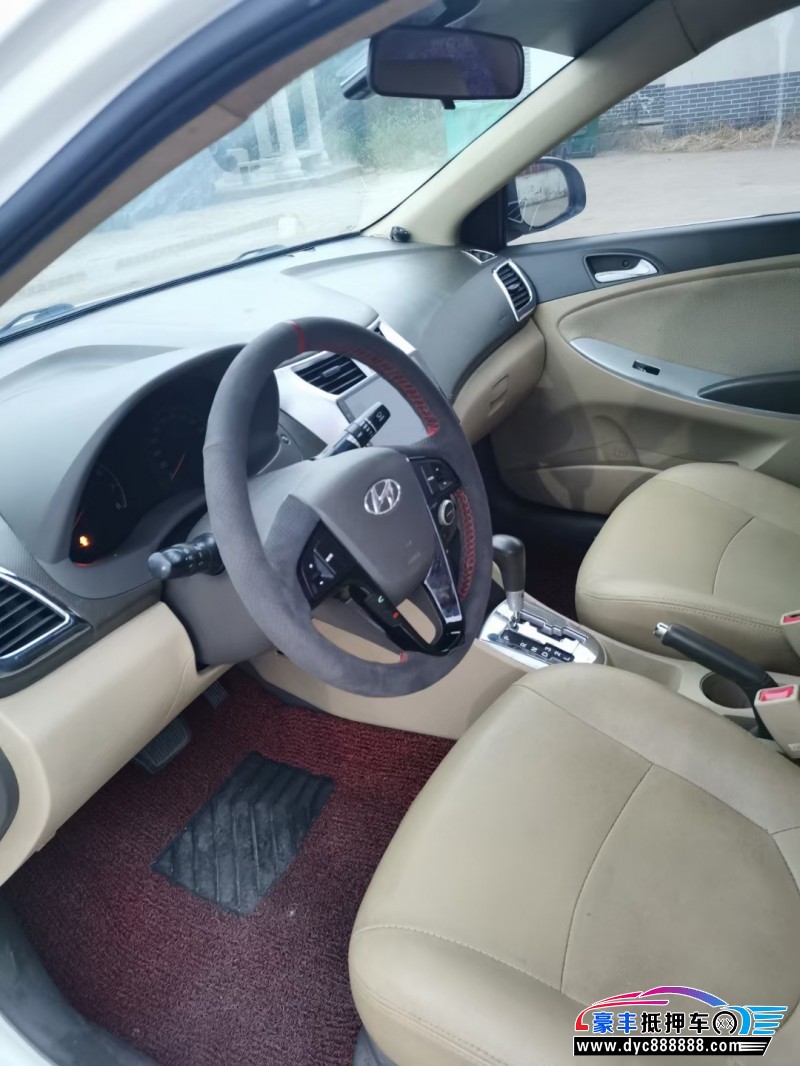 14年现代瑞纳轿车抵押车出售