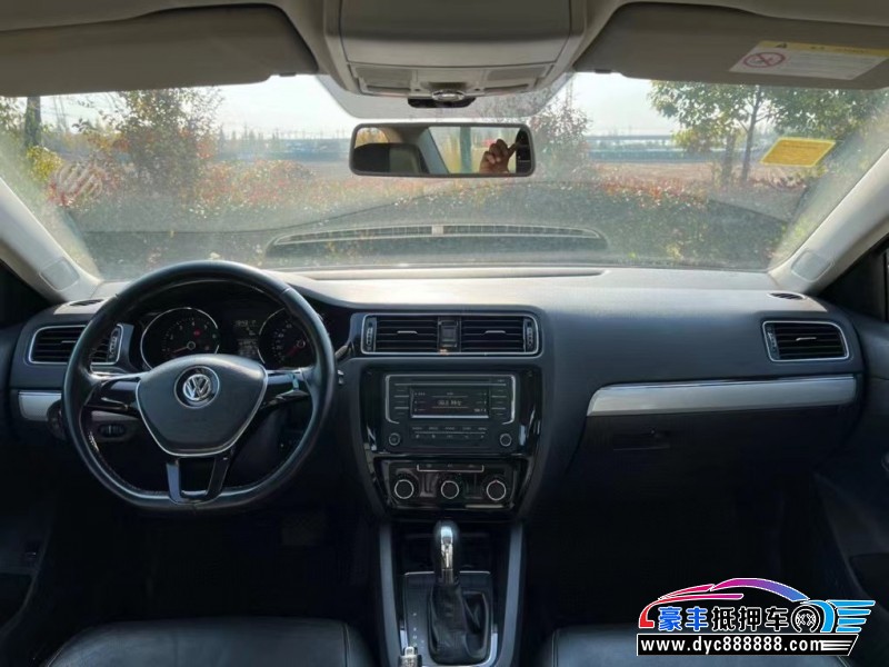 15年大众速腾轿车抵押车出售