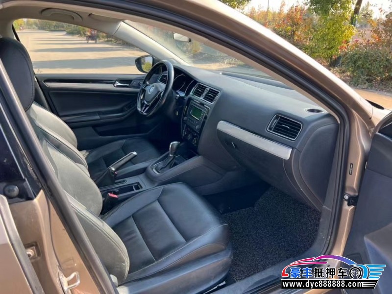 15年大众速腾轿车抵押车出售