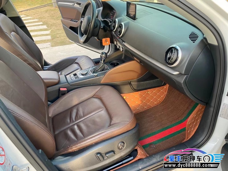 17年奥迪A3轿车抵押车出售