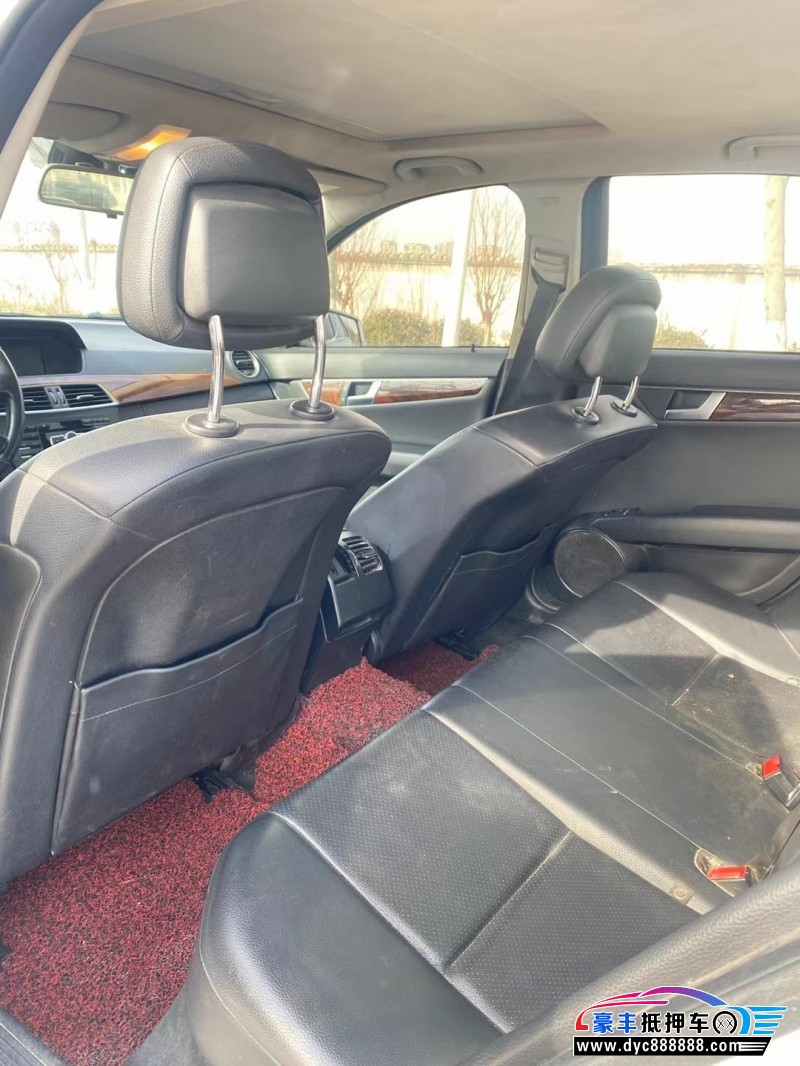 12年奔驰C级轿车抵押车出售