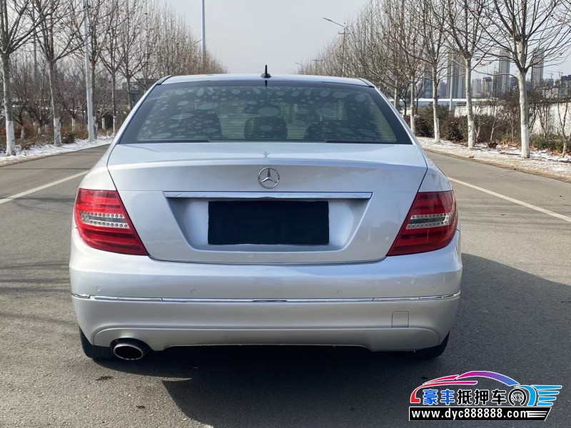 12年奔驰C级轿车抵押车出售