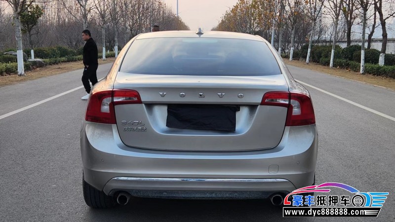 15年沃尔沃S60轿车抵押车出售