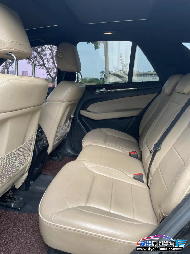 12年奔驰ML轿车抵押车出售