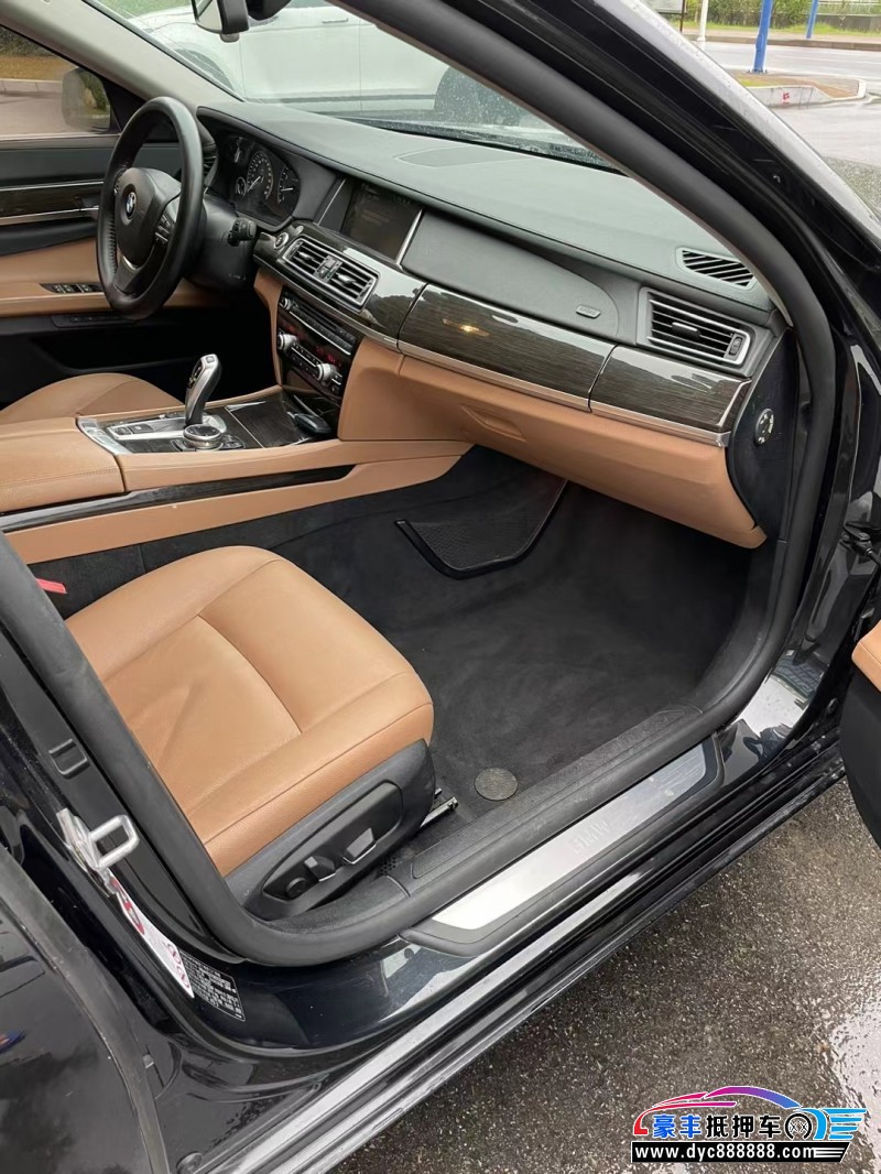 13年宝马7系轿车抵押车出售