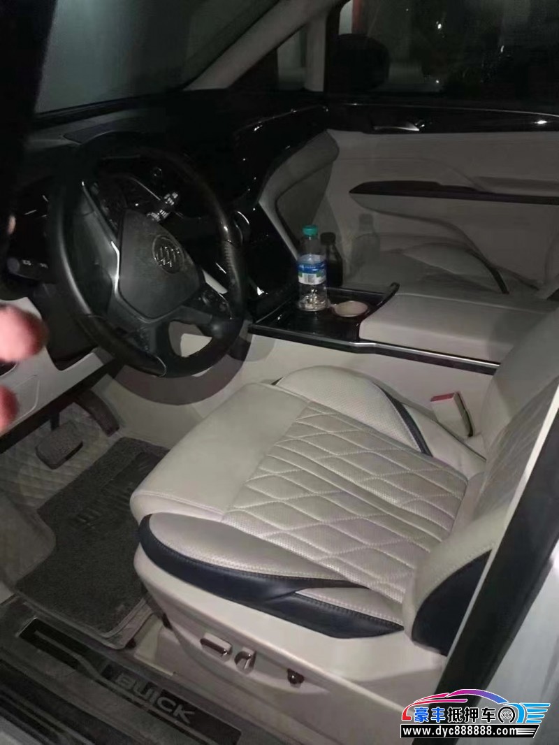 20年别克GL8轿车抵押车出售