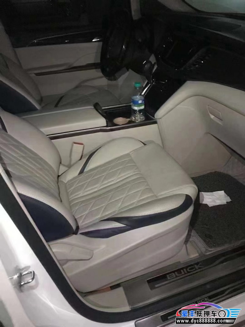 20年别克GL8轿车抵押车出售