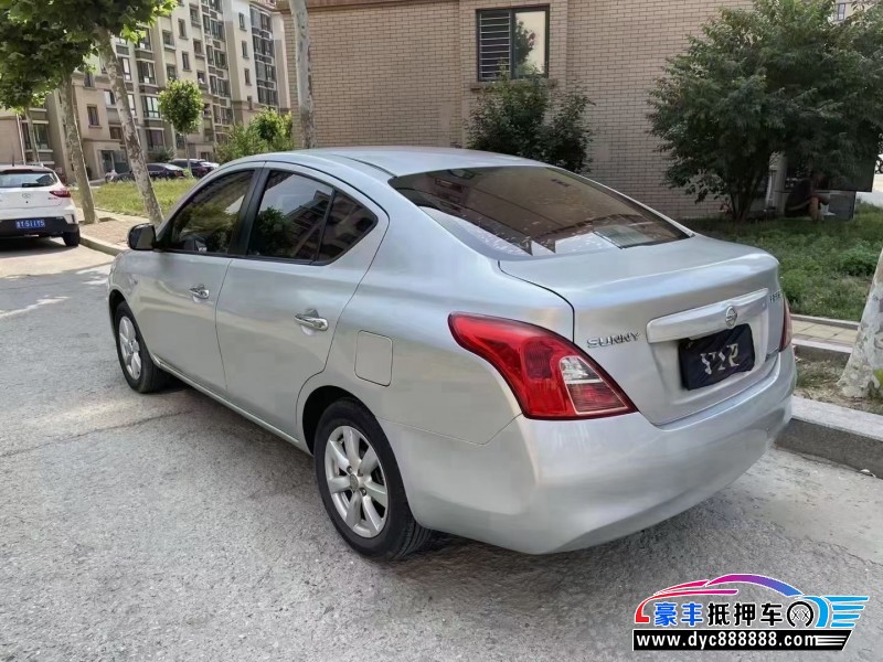 13年凯迪拉克凯雷德轿车抵押车出售