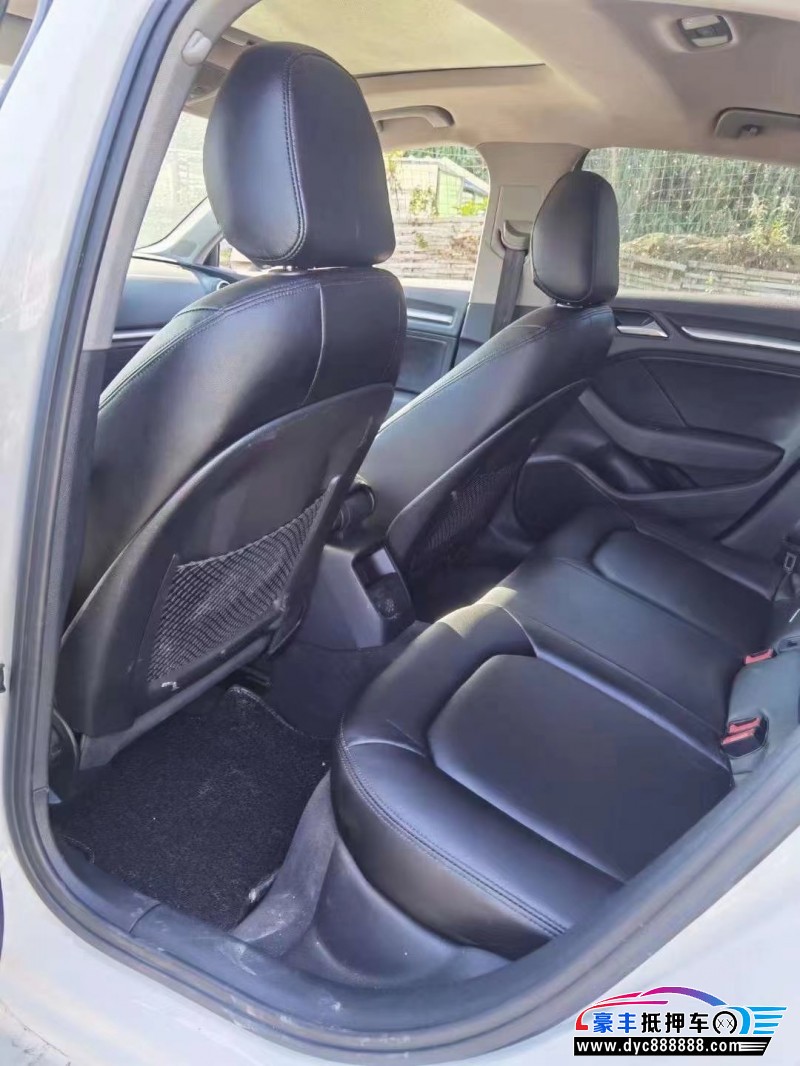 21年奥迪A3轿车抵押车出售