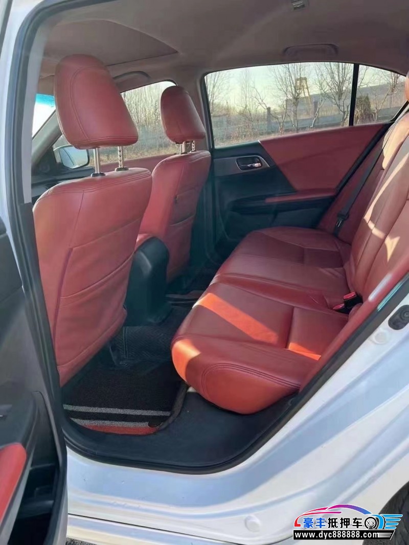 16年本田雅阁轿车抵押车出售