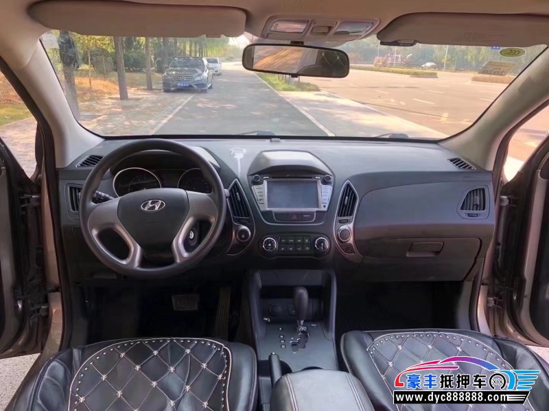 14年现代ix35轿车抵押车出售