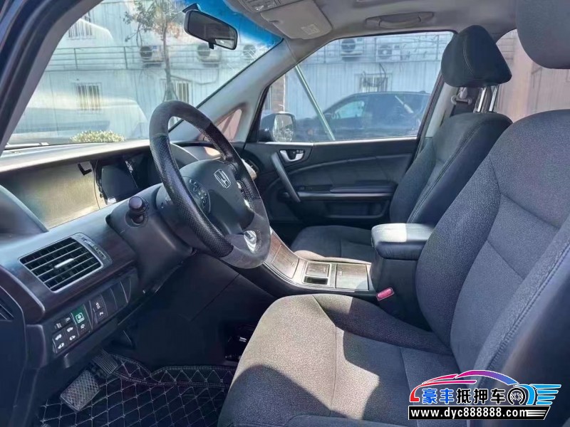 13年本田艾力绅轿车抵押车出售