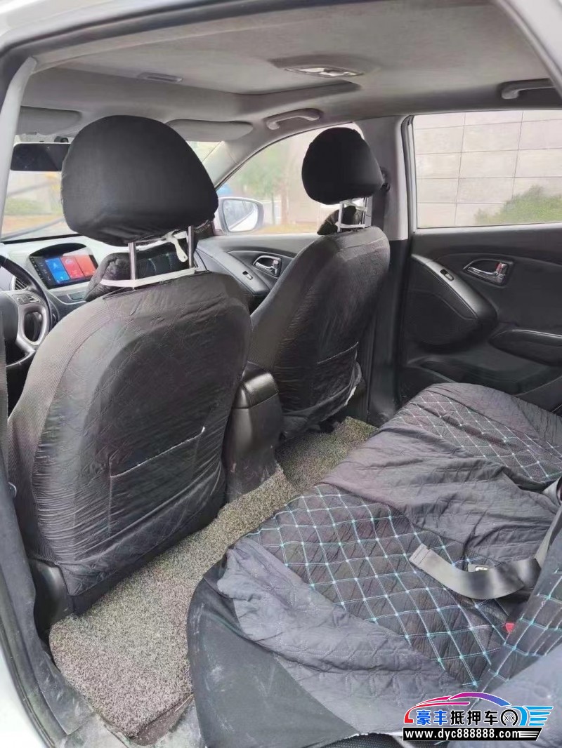 15年现代ix35轿车抵押车出售