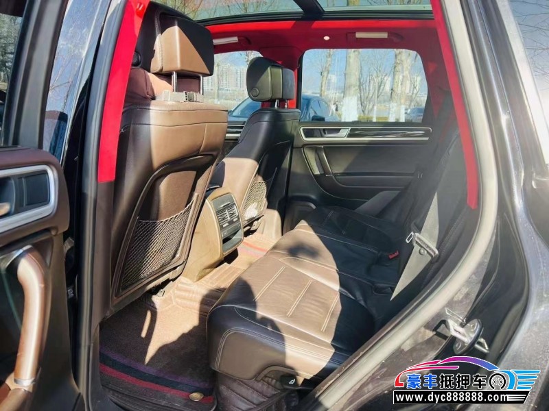 16年大众途锐轿车抵押车出售