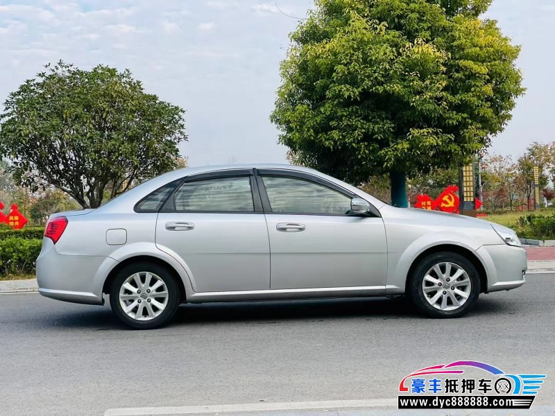 11年别克凯越轿车抵押车出售