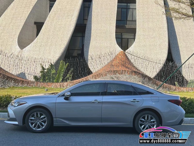 21年丰田亚洲龙轿车抵押车出售