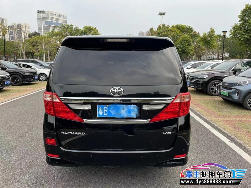 13年丰田埃尔法轿车抵押车出售