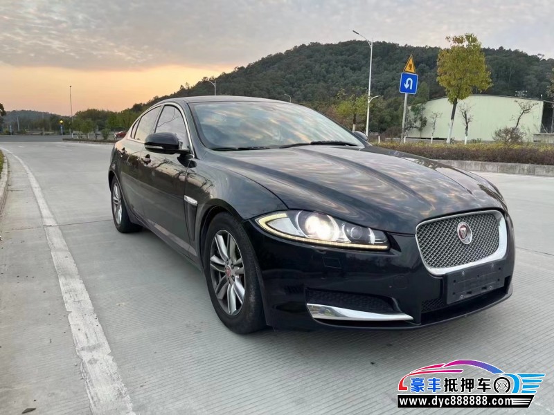 14年捷豹XF轿车抵押车出售