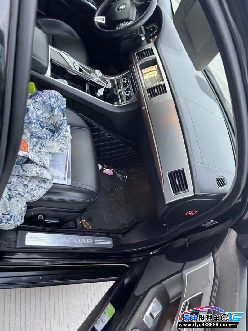 14年捷豹XF轿车抵押车出售